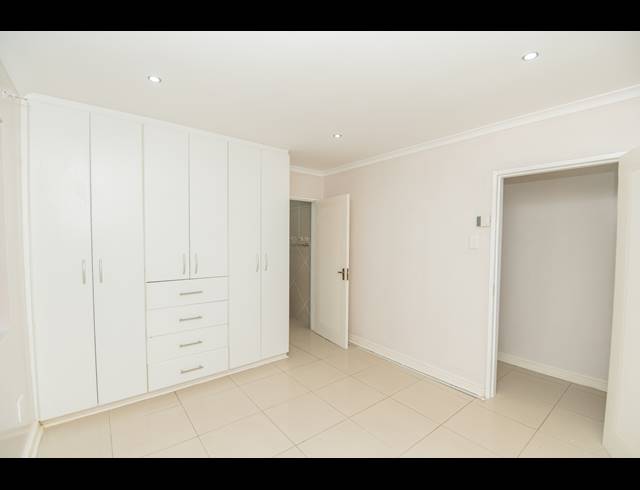 2 BEDROOM TOWNHOUSE FOR SALE IN GLENROY PARK